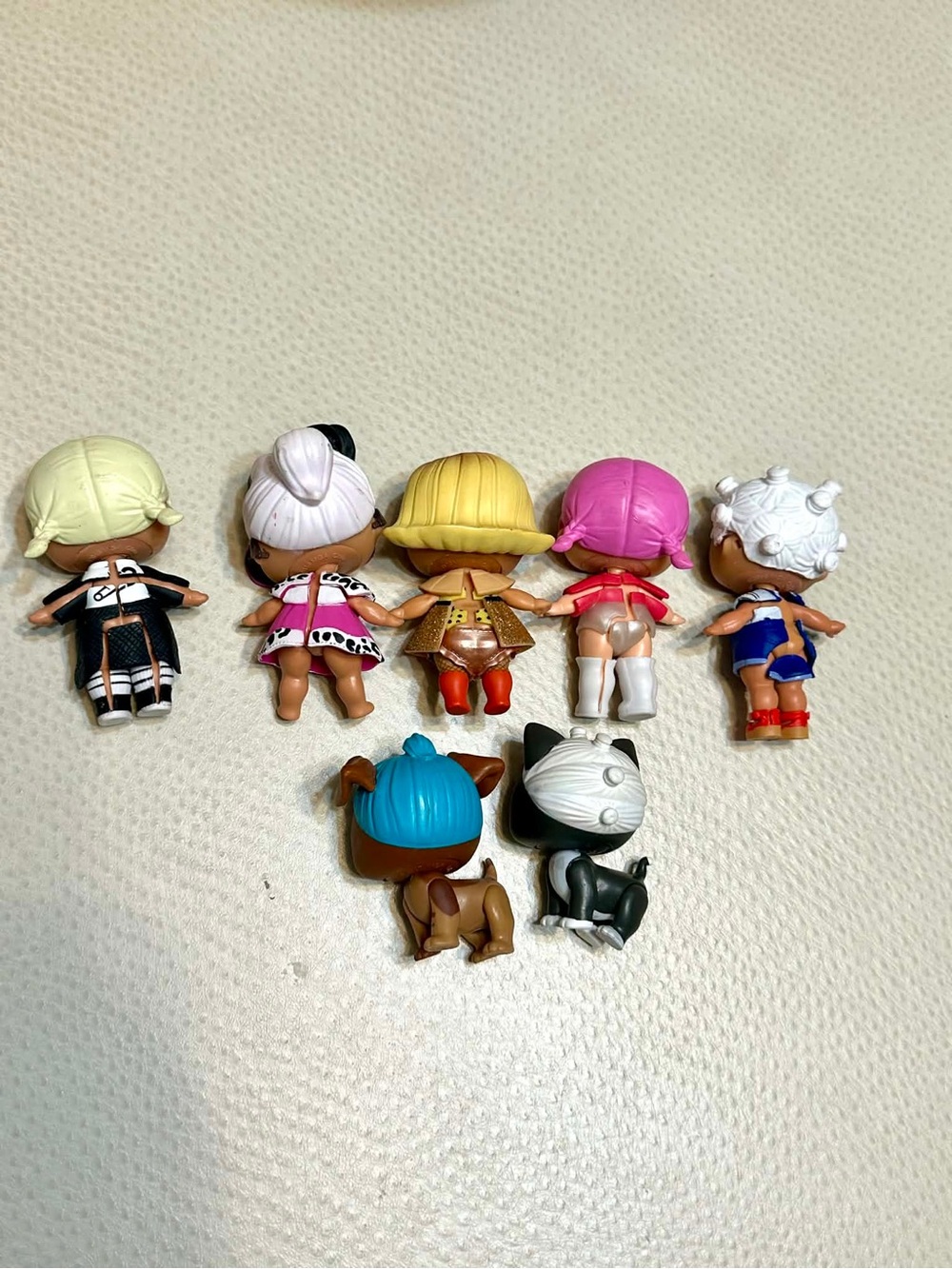 L.O.L. Surprise mini dolls lot - 5 girls + 2 pets - Picture 2 of 8